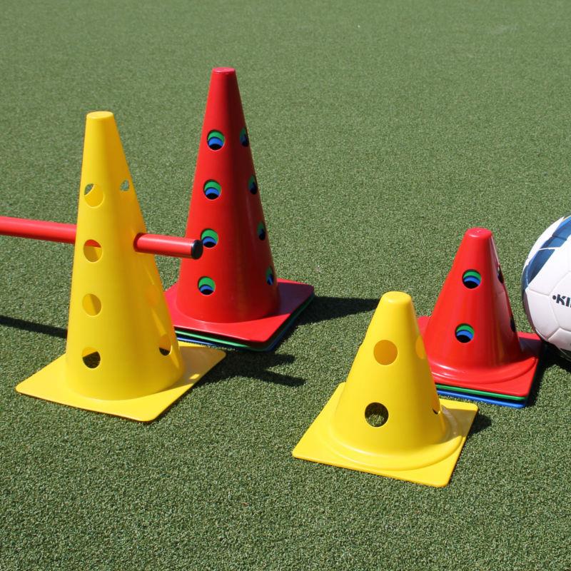 CÔNE DE SPORT PERCÉ ÉCONOMIQUE 8 OU 16 TROUS 18 OU 35 CM. Clubs